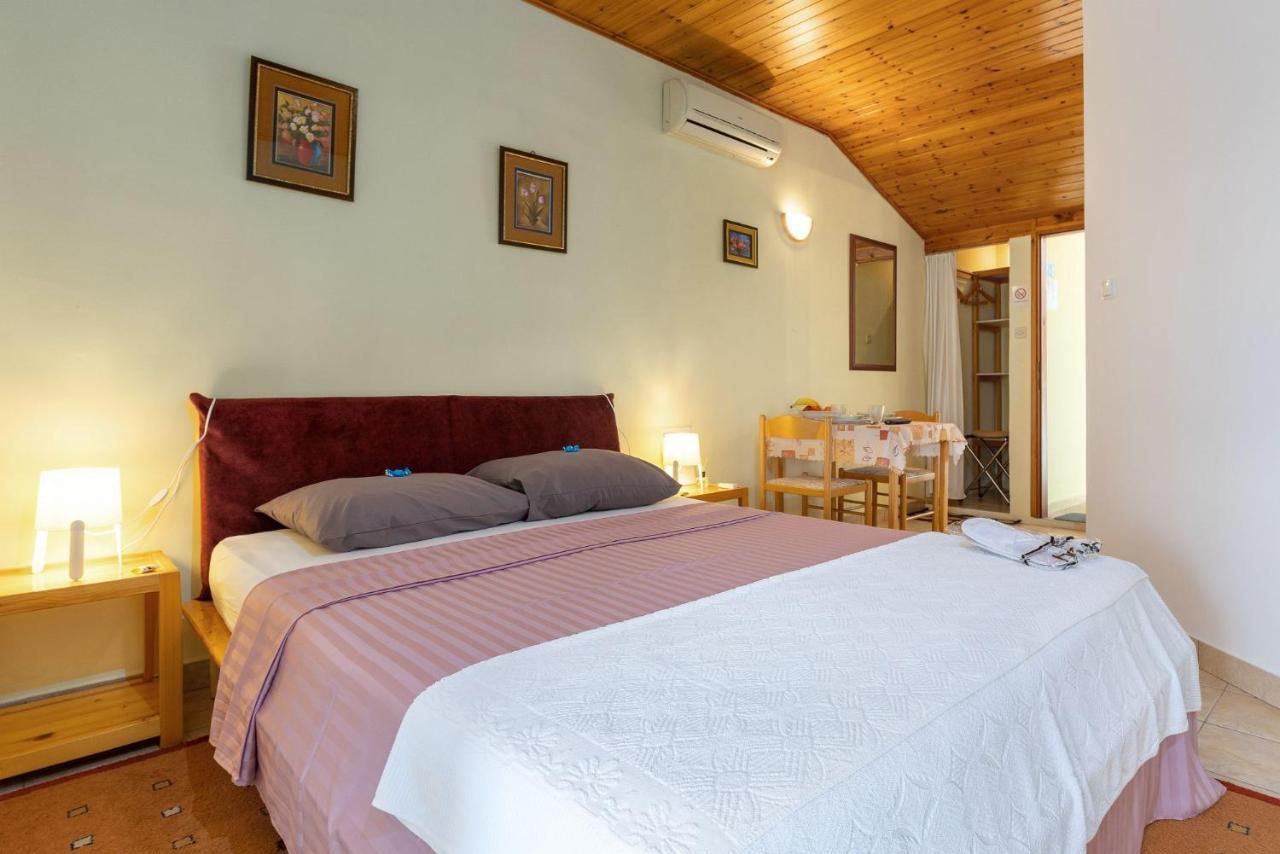 Apartments Pilicari (Adults Only) روفينج المظهر الخارجي الصورة